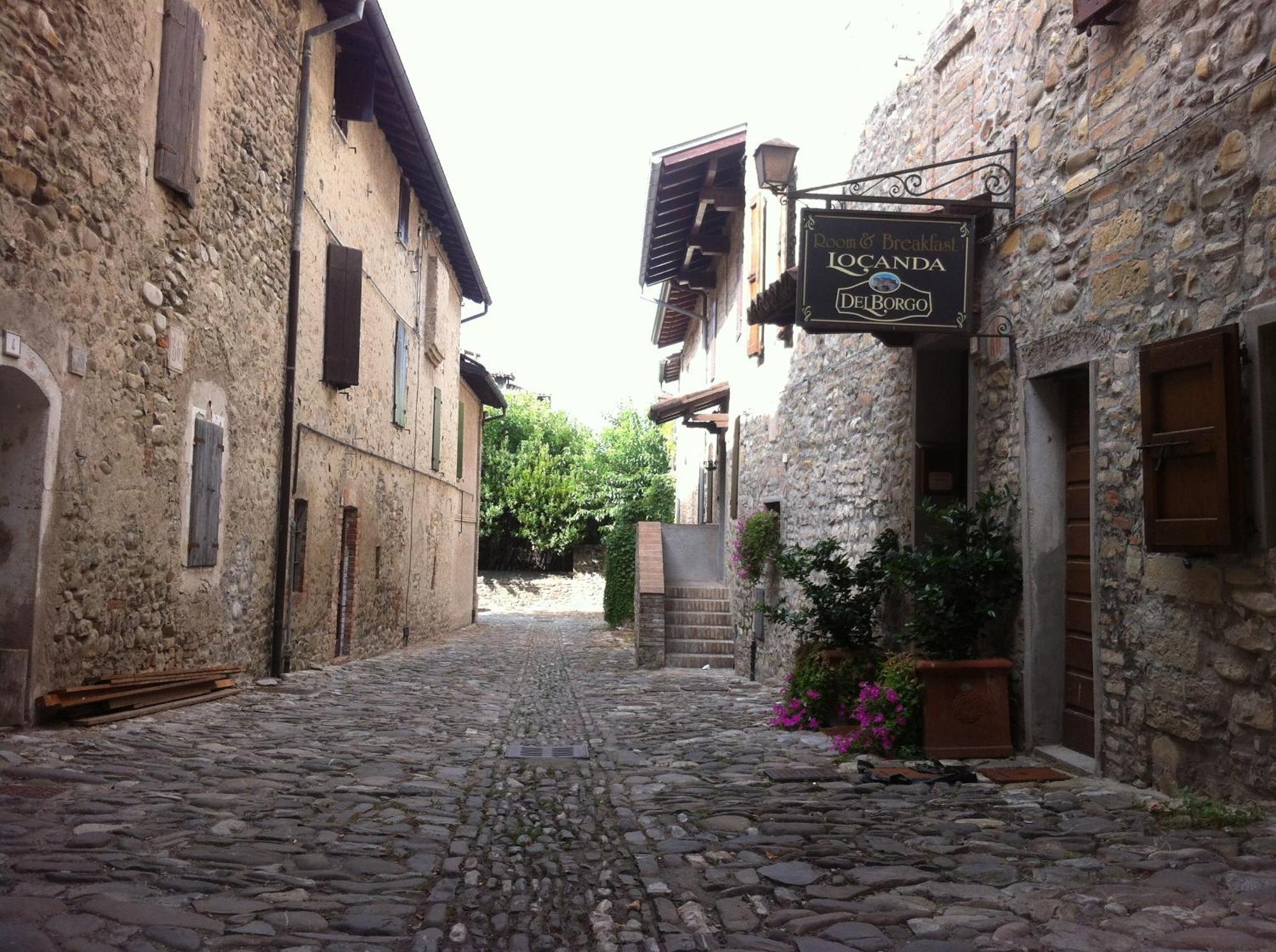 罗坎达德尔博尔戈酒店 Torrechiara 外观 照片